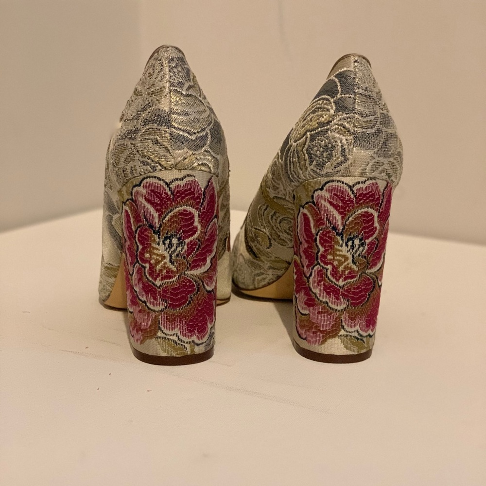 Nine West floral block heeled pumps